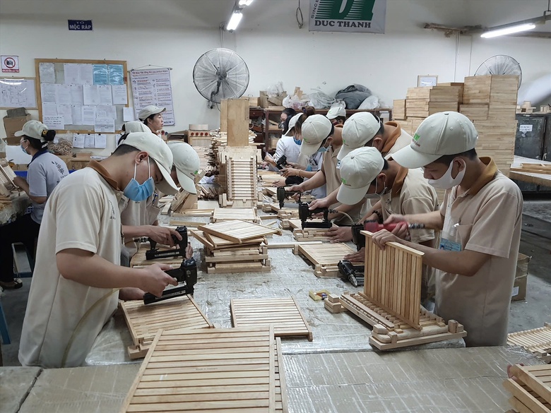 53% người tìm việc là trung niên, gần 81% mong muốn nhận lương 5 - 10 triệu đồng/tháng- Ảnh 1. 53% người tìm việc là trung niên, gần 81% mong muốn nhận lương 5 - 10 triệu đồng/tháng- Ảnh 1.