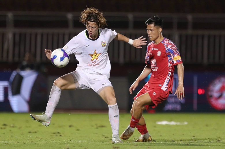 Tỏa s&aacute;ng tại V-League, sao Việt kiều được HLV Kim Sang-sik cho &ldquo;vượt cấp&rdquo;?- Ảnh 1.