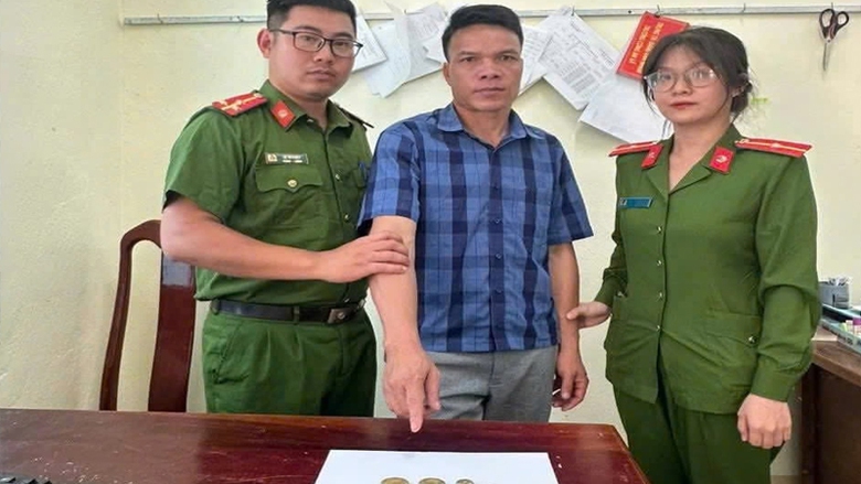 Li&ecirc;n tiếp ph&aacute;t hiện bu&ocirc;n lậu v&agrave;ng từ L&agrave;o về Việt Nam, C&ocirc;ng an Kon Tum mở rộng điều tra- Ảnh 2.