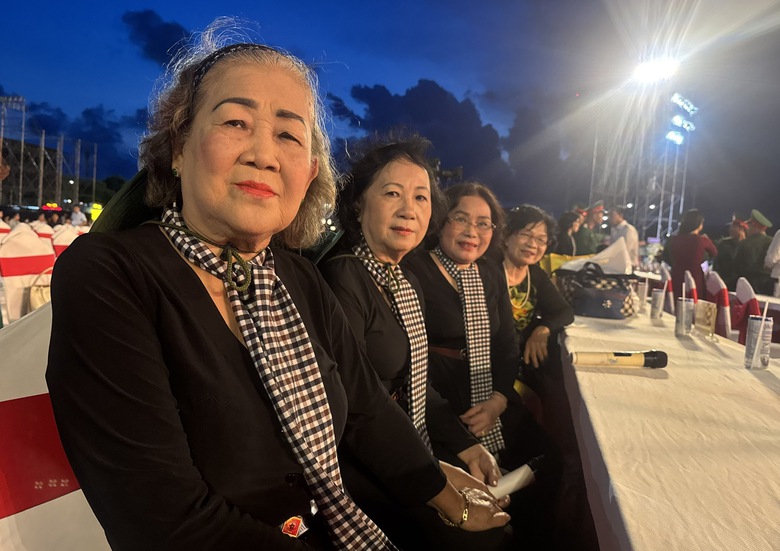 Những c&acirc;u chuyện của c&aacute;c cựu chiến binh gặp lại đồng đội xưa trong ng&agrave;y lễ lớn- Ảnh 2.