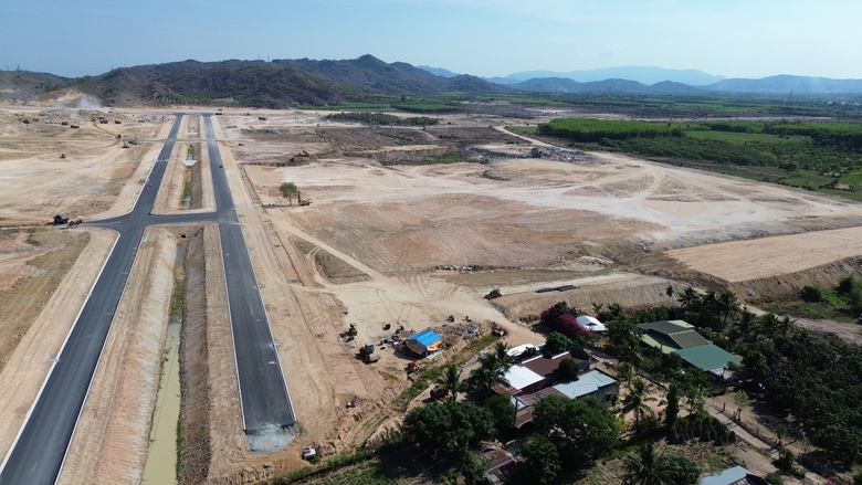 B&igrave;nh Thuận: Tăng tốc ho&agrave;n th&agrave;nh n&uacute;t giao quốc lộ 1 kết nối KCN T&acirc;n Đức trước m&ugrave;a mưa- Ảnh 1.