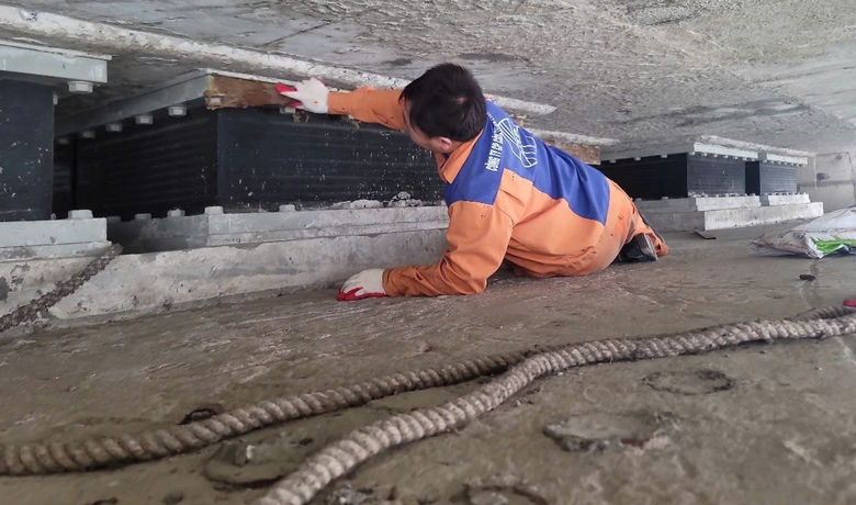 H&agrave; Nội r&agrave; so&aacute;t đ&egrave;n t&iacute;n hiệu, c&acirc;y xanh, chiếu s&aacute;ng trước cao điểm nghỉ lễ 30/4- Ảnh 11.