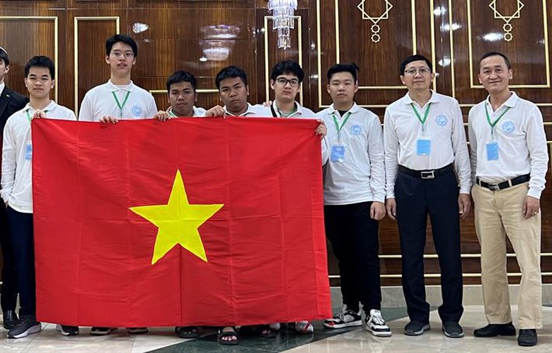 100% học sinh đo&agrave;n Việt Nam đạt huy chương v&agrave;ng Olympic To&aacute;n quốc tế- Ảnh 1.