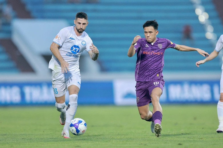 V-League: Tiến Linh tịt ng&ograve;i, B&igrave;nh Dương thua đau Nam Định- Ảnh 1.