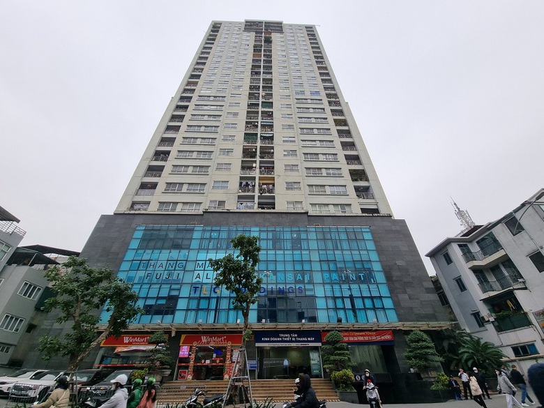 Chung cư x&acirc;y vượt tầng "bức tử" giao th&ocirc;ng, cư d&acirc;n chịu trận- Ảnh 3.