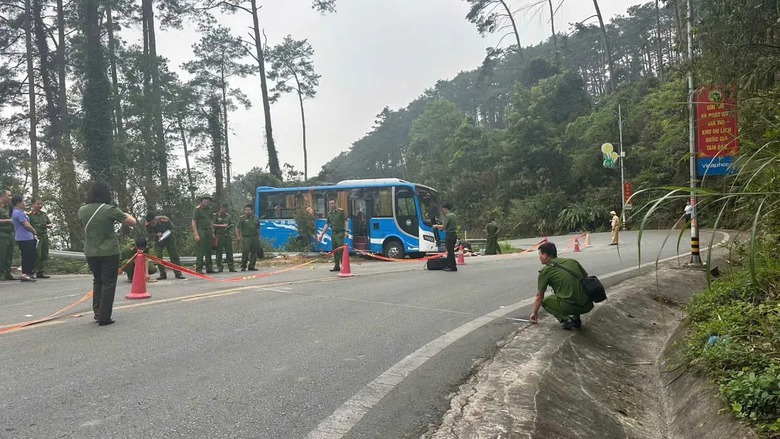 Thủ tướng: Khẩn trương khắc phục hậu quả vụ tai nạn khiến 2 người tử vong tại Vĩnh Ph&uacute;c- Ảnh 1.