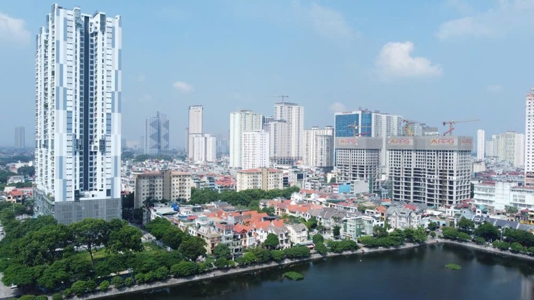 Hà Nội yêu cầu chỉnh trang đô thị trong dịp lễ 30/4 và 1/5- Ảnh 1. Hà Nội yêu cầu chỉnh trang đô thị trong dịp lễ 30/4 và 1/5- Ảnh 1.