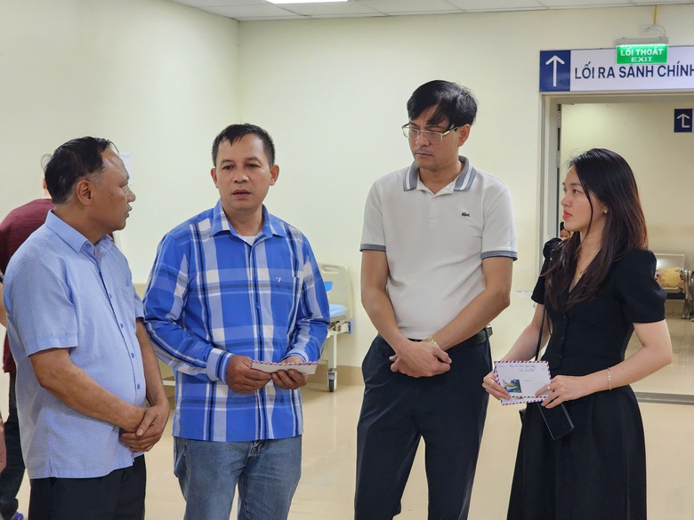 Nạn nhân vụ lật xe khách tại Tam Đảo kể lại giây phút kinh hoàng- Ảnh 2. Nạn nhân vụ lật xe khách tại Tam Đảo kể lại giây phút kinh hoàng- Ảnh 2.