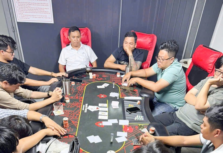 Triệt ph&aacute; tụ điểm chơi b&agrave;i Poker trong qu&aacute;n bida ở TP Cần Thơ- Ảnh 1.