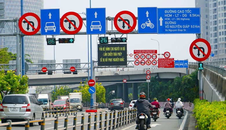 Bộ X&acirc;y dựng th&uacute;c tiến độ khắc phục bất cập tổ chức giao th&ocirc;ng- Ảnh 1.