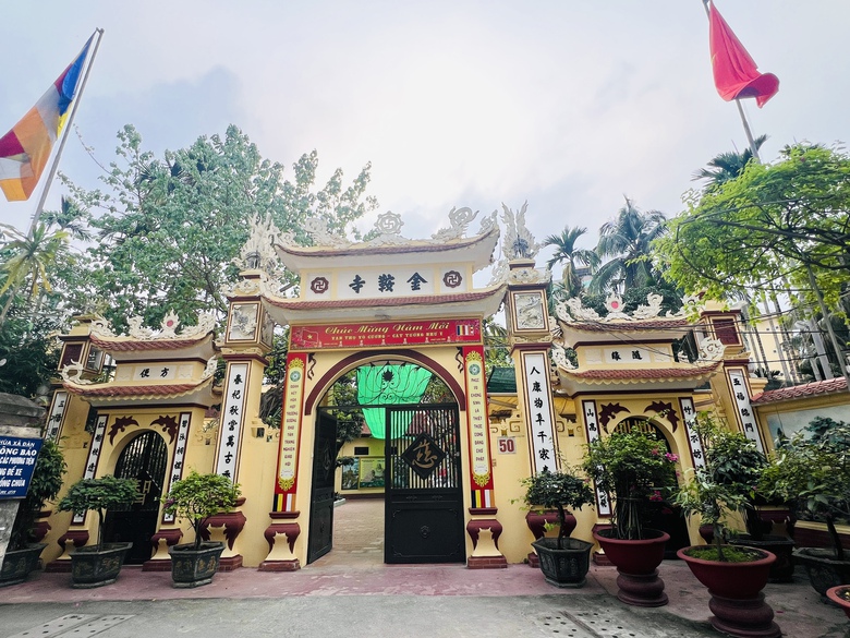 Hà Nội: Nhiều công trình gắn biển chào mừng 50 năm thống nhất đất nước- Ảnh 14. Hà Nội: Nhiều công trình gắn biển chào mừng 50 năm thống nhất đất nước- Ảnh 14.