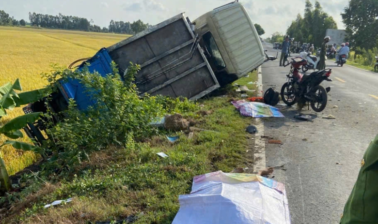 Tạm giữ tài xế gây tai nạn làm 4 người tử vong ở Long An- Ảnh 1. Tạm giữ tài xế gây tai nạn làm 4 người tử vong ở Long An- Ảnh 1.