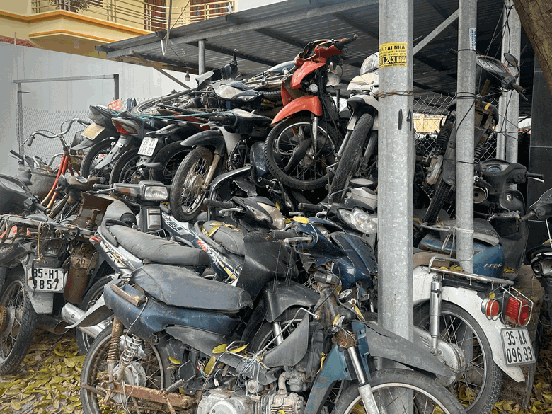 Xe vi phạm giảm, b&atilde;i giữ vẫn qu&aacute; tải v&igrave; tồn kho cũ chưa xử l&yacute;- Ảnh 1.