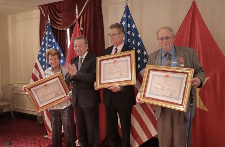 Sự chuyển m&igrave;nh "đ&aacute;ng kinh ngạc" của Việt Nam dưới g&oacute;c nh&igrave;n từ người bạn Mỹ- Ảnh 3.