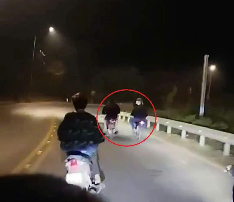 Vĩnh Ph&uacute;c: Truy t&igrave;m nh&oacute;m thanh ni&ecirc;n đi xe m&aacute;y ch&eacute;m người kh&ocirc;ng quen biết- Ảnh 1.