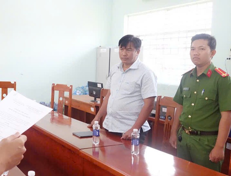 Bắt nguy&ecirc;n gi&aacute;m đốc v&agrave; kế to&aacute;n trưởng trung t&acirc;m gi&aacute;o dục nghề nghiệp ở An Giang- Ảnh 1.