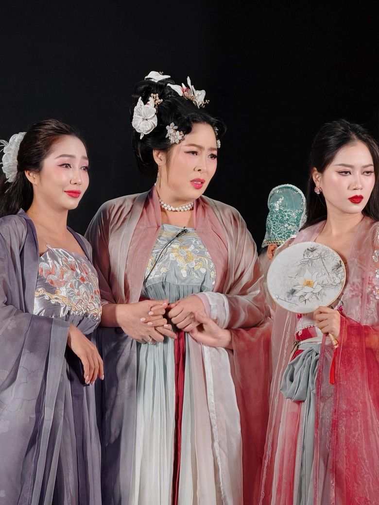 S&acirc;n khấu kịch Nam - Bắc s&aacute;ng đ&egrave;n, ch&aacute;y v&eacute; m&ugrave;a nghỉ lễ 30/4 - 1/5- Ảnh 5.