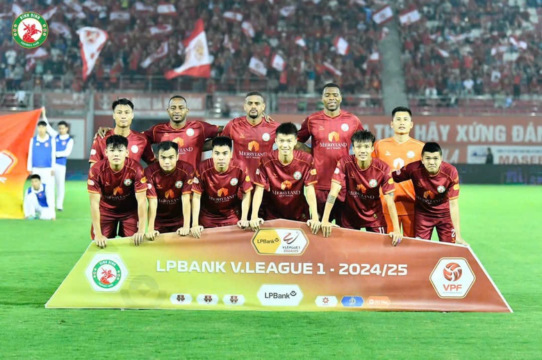 Đội &aacute; qu&acirc;n V-League rơi v&agrave;o cảnh kh&ocirc;ng ai ngờ tới- Ảnh 1.