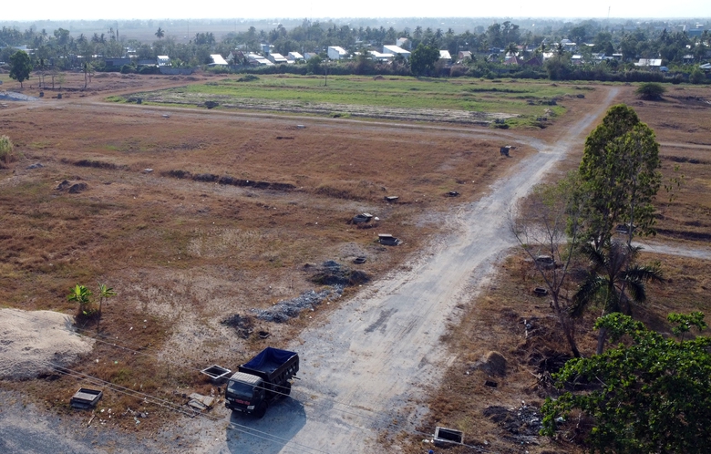 Cà Mau: Khu dân cư Thạnh Phú, 21 năm thi công được cái... trụ sở công ty- Ảnh 5. Cà Mau: Khu dân cư Thạnh Phú, 21 năm thi công được cái... trụ sở công ty- Ảnh 5.