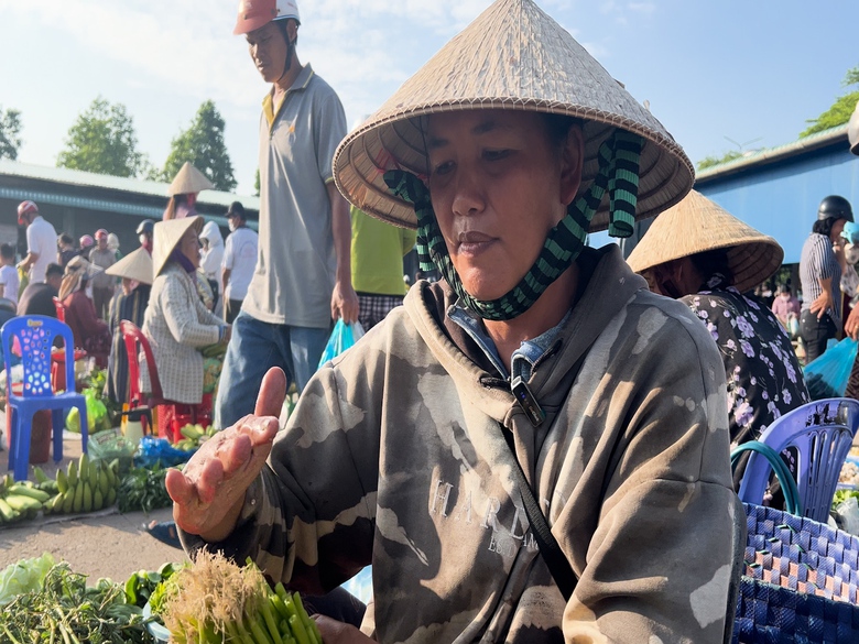 Đi chợ "chồm hổm" đẹp nhất miền T&acirc;y Nam Bộ- Ảnh 10.