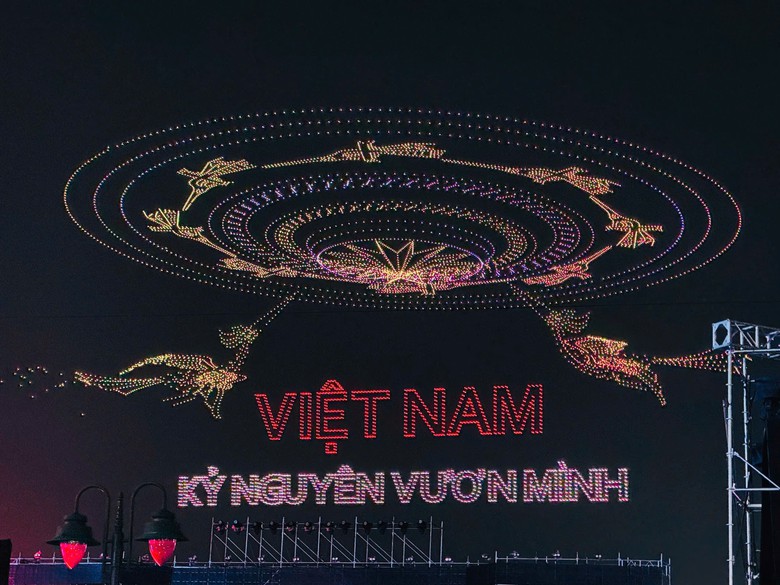 TP.HCM ngừng chương tr&igrave;nh biểu diễn 10.500 drone tối 1/5 v&igrave; l&yacute; do an to&agrave;n- Ảnh 1.