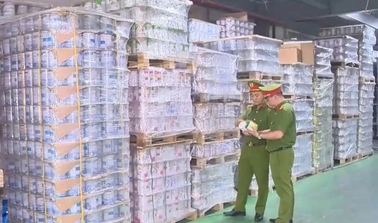 Vụ sữa bột giả ở H&agrave; Nội: Khởi tố th&ecirc;m cựu tổng gi&aacute;m đốc C&ocirc;ng ty CP Dược phẩm Việt Nam- Ảnh 2.