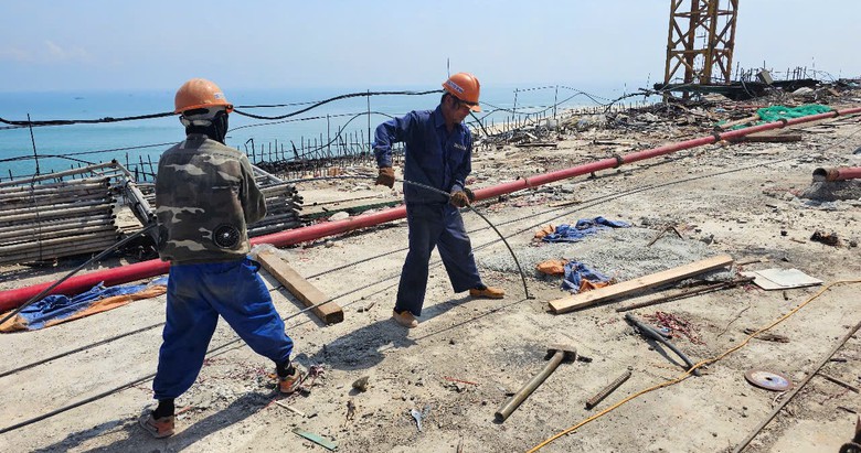 Hợp long cầu vượt cửa biển 2.400 tỷ đồng d&agrave;i nhất miền Trung- Ảnh 8.