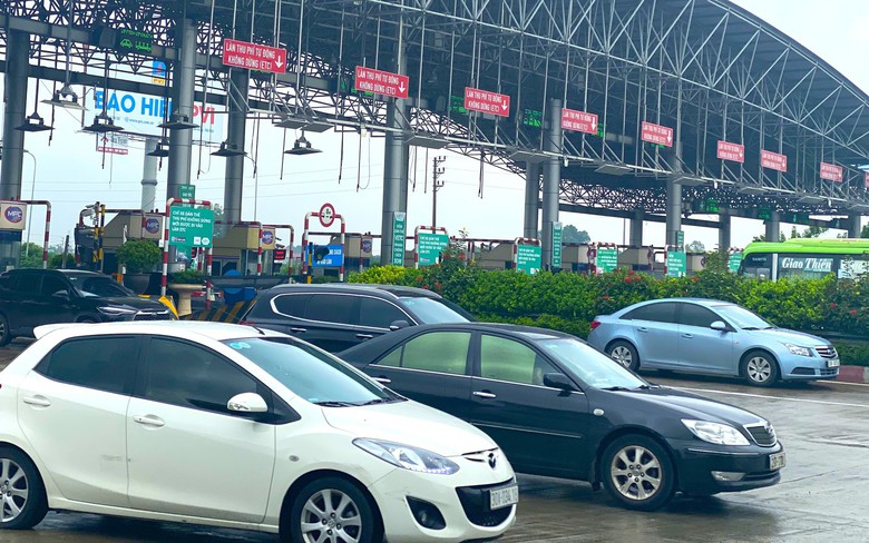 Bộ X&acirc;y dựng ph&ecirc; duyệt thu ph&iacute; 5 tuyến cao tốc do Nh&agrave; nước đầu tư