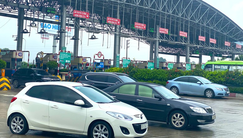 Bộ X&acirc;y dựng ph&ecirc; duyệt thu ph&iacute; 5 tuyến cao tốc do Nh&agrave; nước đầu tư- Ảnh 1.