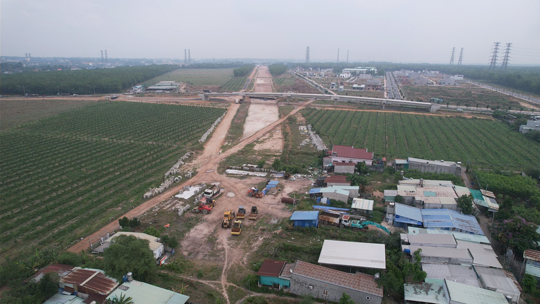 Cao tốc qua Đồng Nai: L&atilde;nh đạo tỉnh y&ecirc;u cầu xử l&yacute; hai nh&agrave; thầu thi c&ocirc;ng chậm- Ảnh 1.