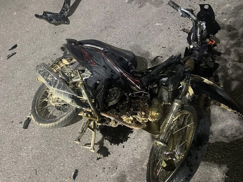 Chiếc xe m&aacute;y tại hiện trường vụ tai nạn.