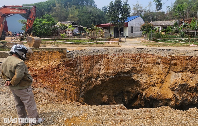 Xuất hiện nhiều điểm lún, hố "tử thần" ở Bắc Kạn- Ảnh 6. Xuất hiện nhiều điểm lún, hố "tử thần" ở Bắc Kạn- Ảnh 6.