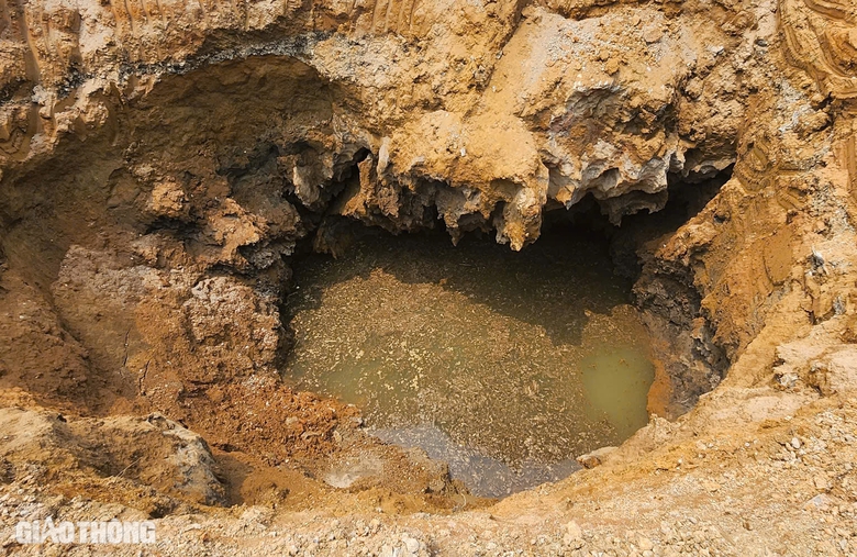 Xuất hiện nhiều điểm lún, hố "tử thần" ở Bắc Kạn- Ảnh 17. Xuất hiện nhiều điểm lún, hố "tử thần" ở Bắc Kạn- Ảnh 17.