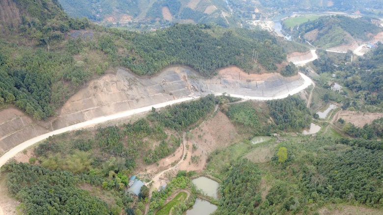 Xuyên lễ thi công tuyến đường 546 tỷ đồng nối cao tốc Nội Bài - Lào Cai- Ảnh 2. Xuyên lễ thi công tuyến đường 546 tỷ đồng nối cao tốc Nội Bài - Lào Cai- Ảnh 2.
