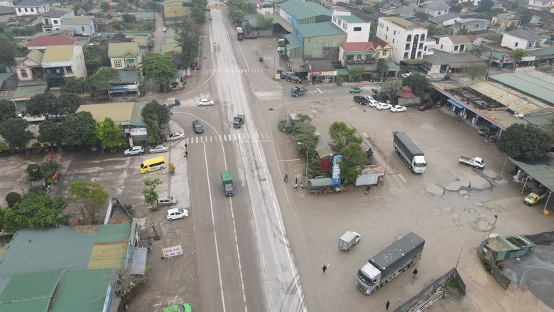 H&agrave;nh lang tuyến tr&aacute;nh Vinh bị trạm trộn, nh&agrave; xưởng "gặm nhấm" bởi điểm đấu nối kh&ocirc;ng ph&eacute;p- Ảnh 1.