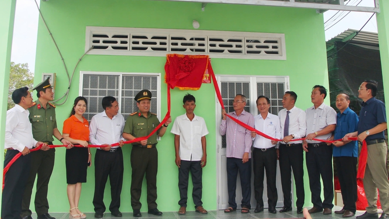 Bộ C&ocirc;ng an b&agrave;n giao kinh ph&iacute; x&acirc;y dựng 700 căn nh&agrave; tại Bạc Li&ecirc;u- Ảnh 2.