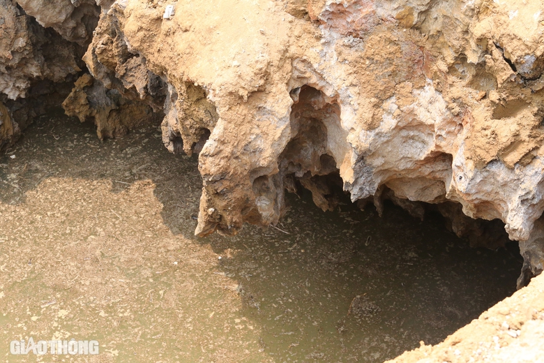 Xuất hiện nhiều điểm lún, hố "tử thần" ở Bắc Kạn- Ảnh 5. Xuất hiện nhiều điểm lún, hố "tử thần" ở Bắc Kạn- Ảnh 5.