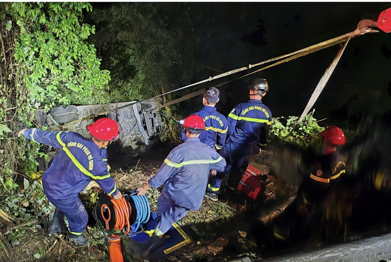 Ngăn tai nạn xe khách khi đổ đèo- Ảnh 1. Ngăn tai nạn xe khách khi đổ đèo- Ảnh 1.