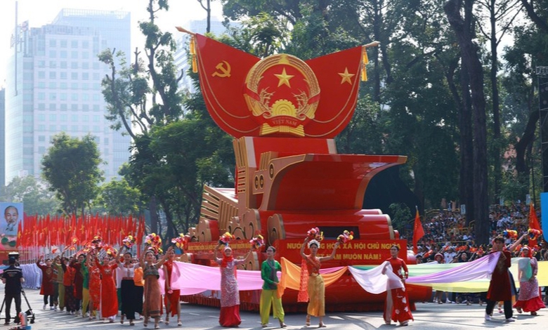 Từ "luỹ tre làng" bước ra thế giới, viết tiếp kỳ tích Việt Nam- Ảnh 1. Từ "luỹ tre làng" bước ra thế giới, viết tiếp kỳ tích Việt Nam- Ảnh 1.