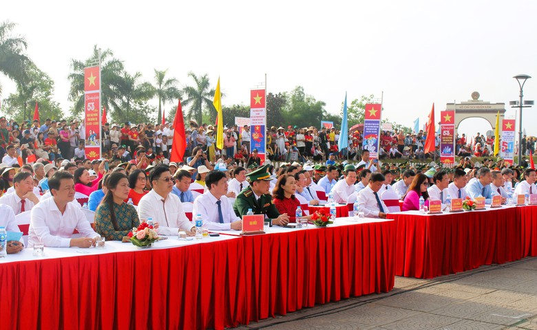 X&uacute;c động Lễ Thượng cờ Thống nhất non s&ocirc;ng b&ecirc;n Vĩ tuyến 17- Ảnh 3.