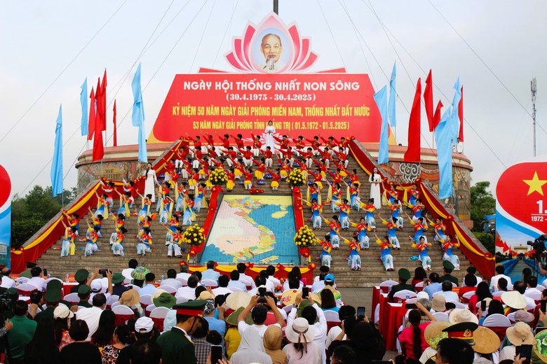 X&uacute;c động Lễ Thượng cờ Thống nhất non s&ocirc;ng b&ecirc;n Vĩ tuyến 17- Ảnh 4.