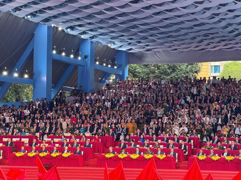 Những h&igrave;nh ảnh ấn tượng tại Lễ kỷ niệm 50 năm Giải ph&oacute;ng miền Nam, thống nhất đất nước- Ảnh 1.