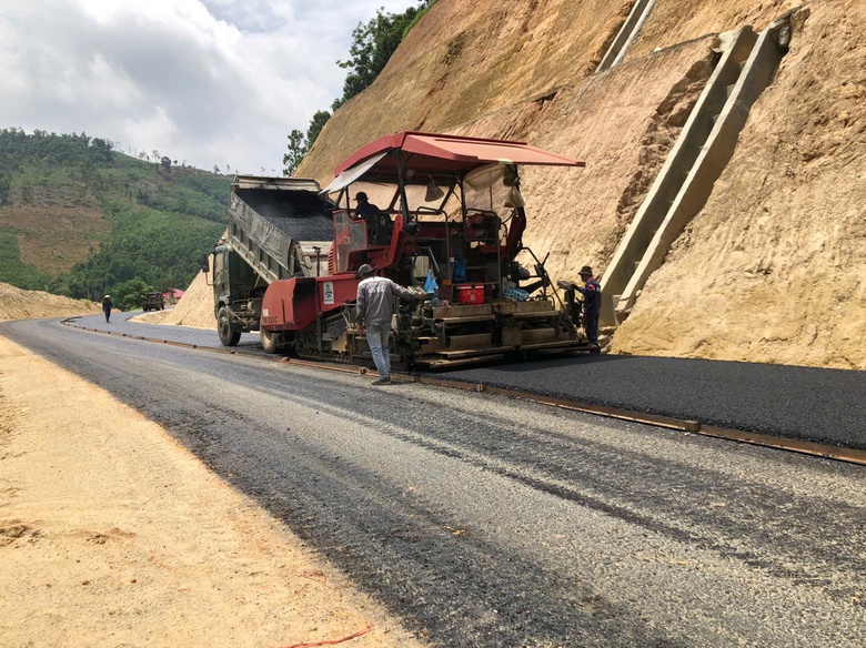 Xuyên lễ thi công tuyến đường 546 tỷ đồng nối cao tốc Nội Bài - Lào Cai- Ảnh 19. Xuyên lễ thi công tuyến đường 546 tỷ đồng nối cao tốc Nội Bài - Lào Cai- Ảnh 19.
