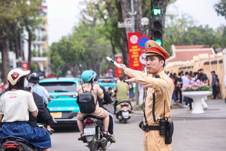 Kỳ nghỉ qua g&oacute;c nh&igrave;n của những người kh&ocirc;ng nghỉ- Ảnh 2.