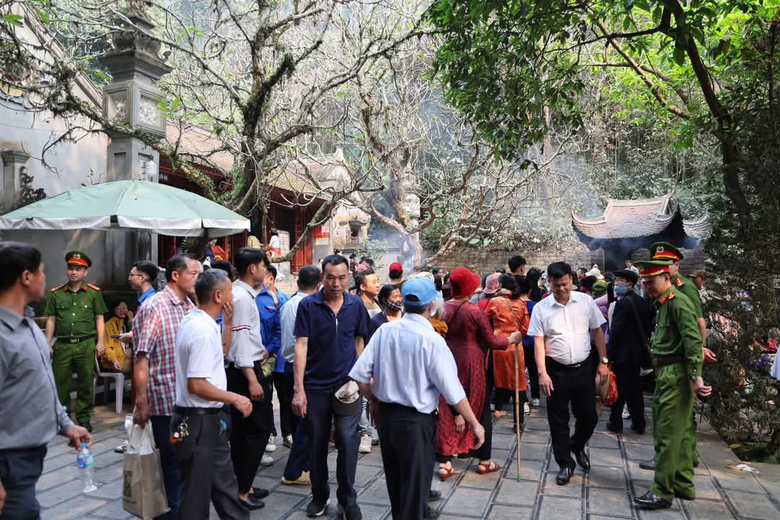 Tạm dừng hoạt động vui chơi, giải tr&iacute; hội Đền H&ugrave;ng trong 2 ng&agrave;y Quốc tang- Ảnh 1.