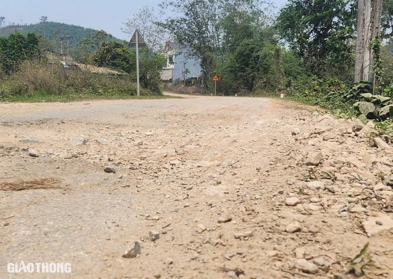 Bắc Kạn: Đường tỉnh xuống cấp, sửa chữa chắp vá vì thiếu kinh phí- Ảnh 7. Bắc Kạn: Đường tỉnh xuống cấp, sửa chữa chắp vá vì thiếu kinh phí- Ảnh 7.