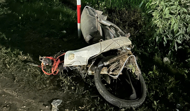 G&acirc;y 4 vụ tai nạn l&agrave;m 2 người thương vong, t&agrave;i xế cố bỏ chạy khi lốp xe đ&atilde; văng- Ảnh 5.