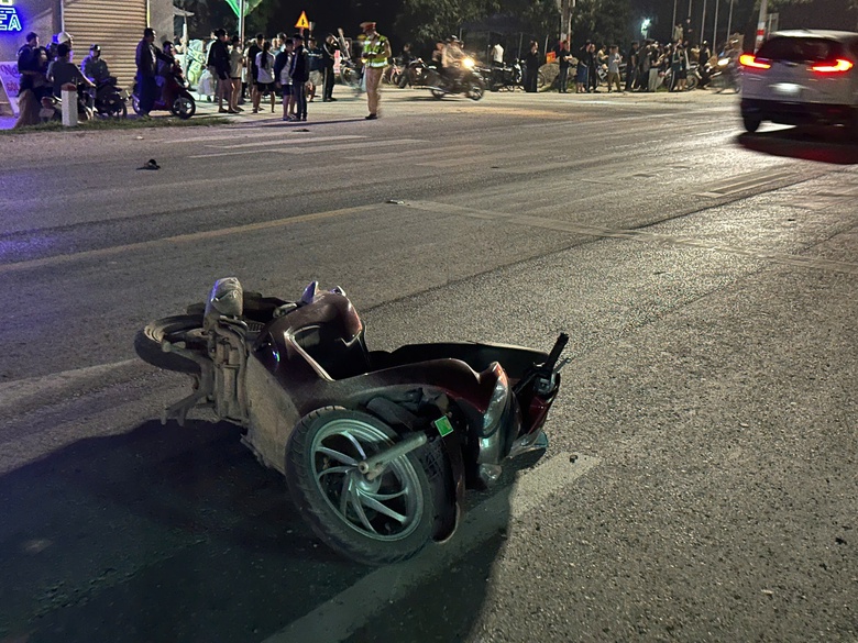 G&acirc;y 4 vụ tai nạn l&agrave;m 2 người thương vong, t&agrave;i xế cố bỏ chạy khi lốp xe đ&atilde; văng- Ảnh 8.