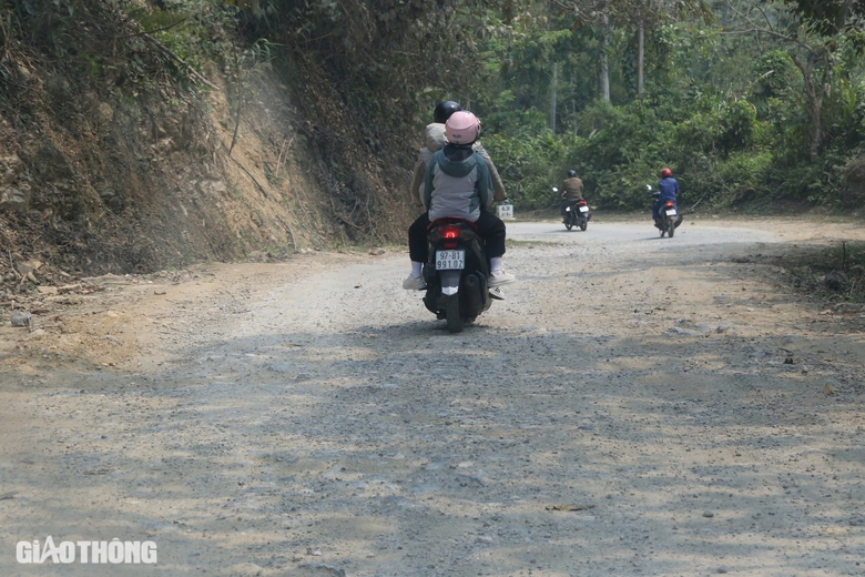 Bắc Kạn: Đường tỉnh xuống cấp, sửa chữa chắp vá vì thiếu kinh phí- Ảnh 10. Bắc Kạn: Đường tỉnh xuống cấp, sửa chữa chắp vá vì thiếu kinh phí- Ảnh 10.