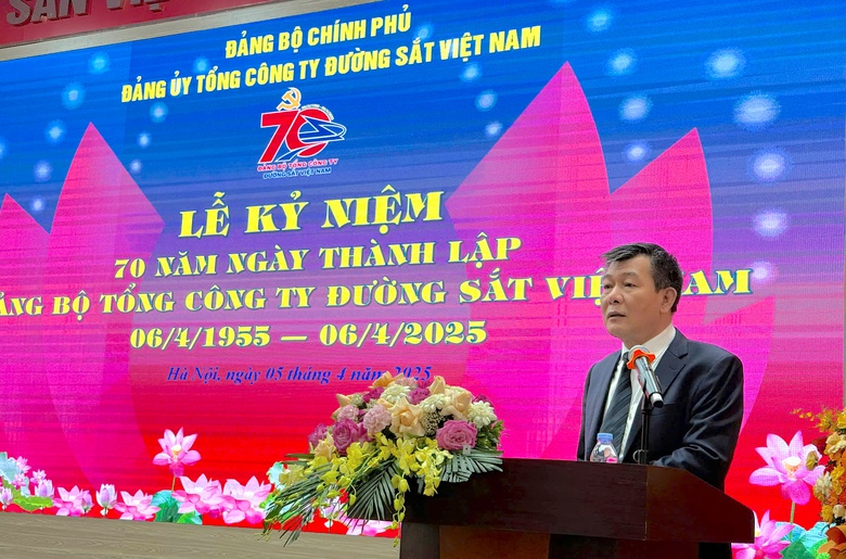 Đảng bộ đường sắt Việt Nam kỷ niệm 70 năm x&acirc;y dựng, ph&aacute;t triển- Ảnh 1.